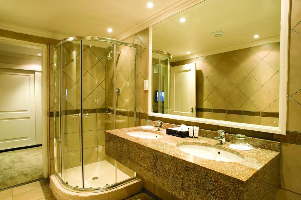 Happy Valley Hotel And Casino Ezulwini Room photo